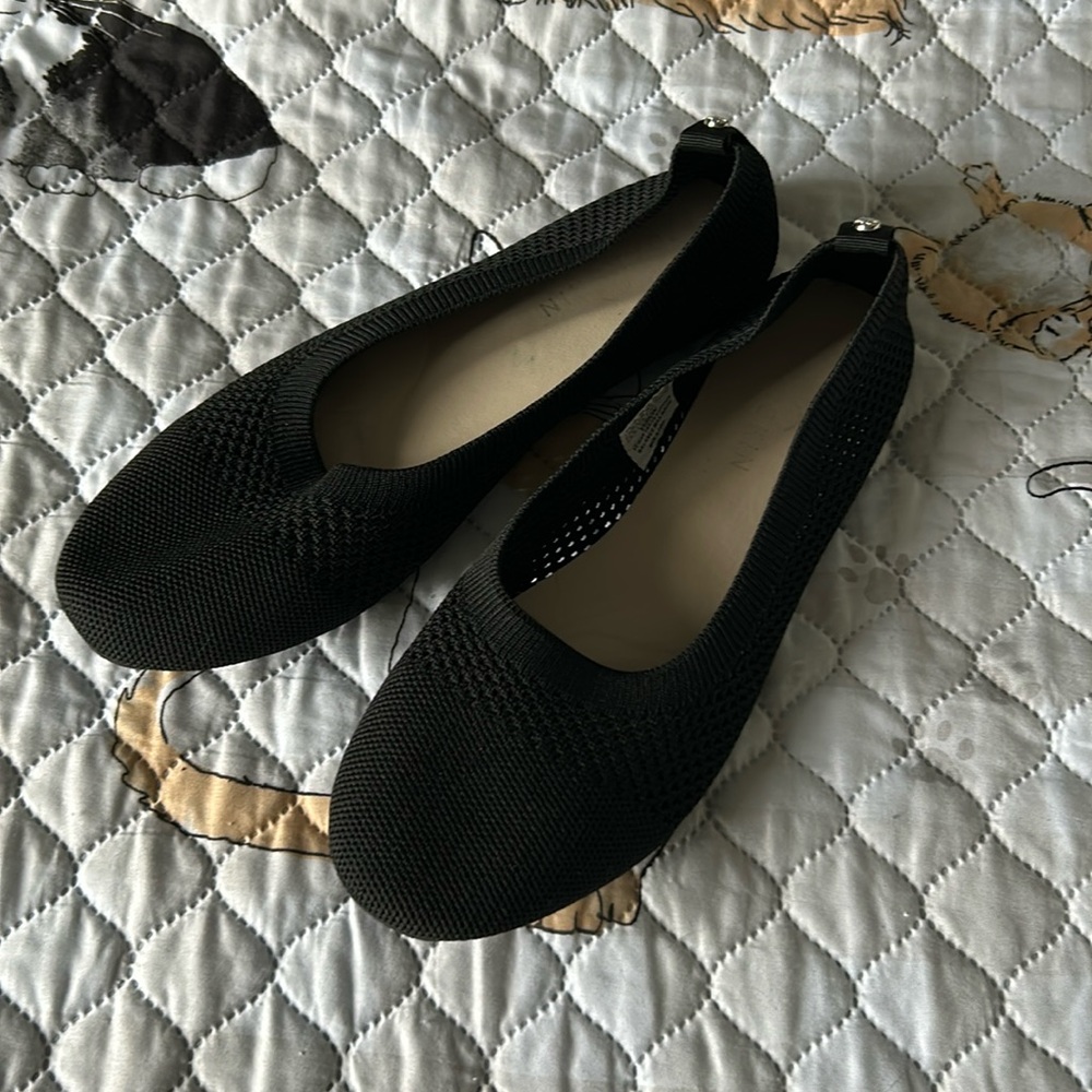 Danskin knit flats